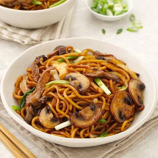 Chicken & Mushroom Chow Mein