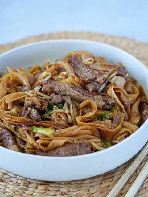 Pan Fried Beef with Rice Noodles
