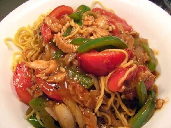 Beef & Tomato Chow Mein